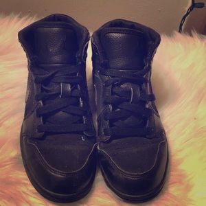 Jordan 1 mid